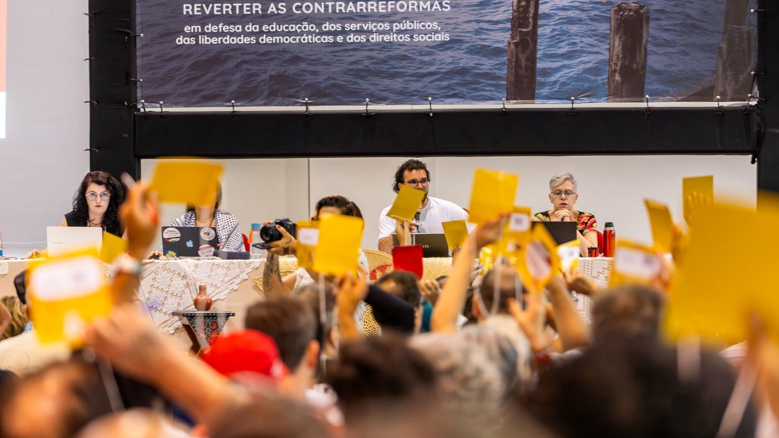 Leia mais sobre o artigo Após manutenção do reajuste zero para 2024, Congresso do ANDES-SN aprova construção de greve