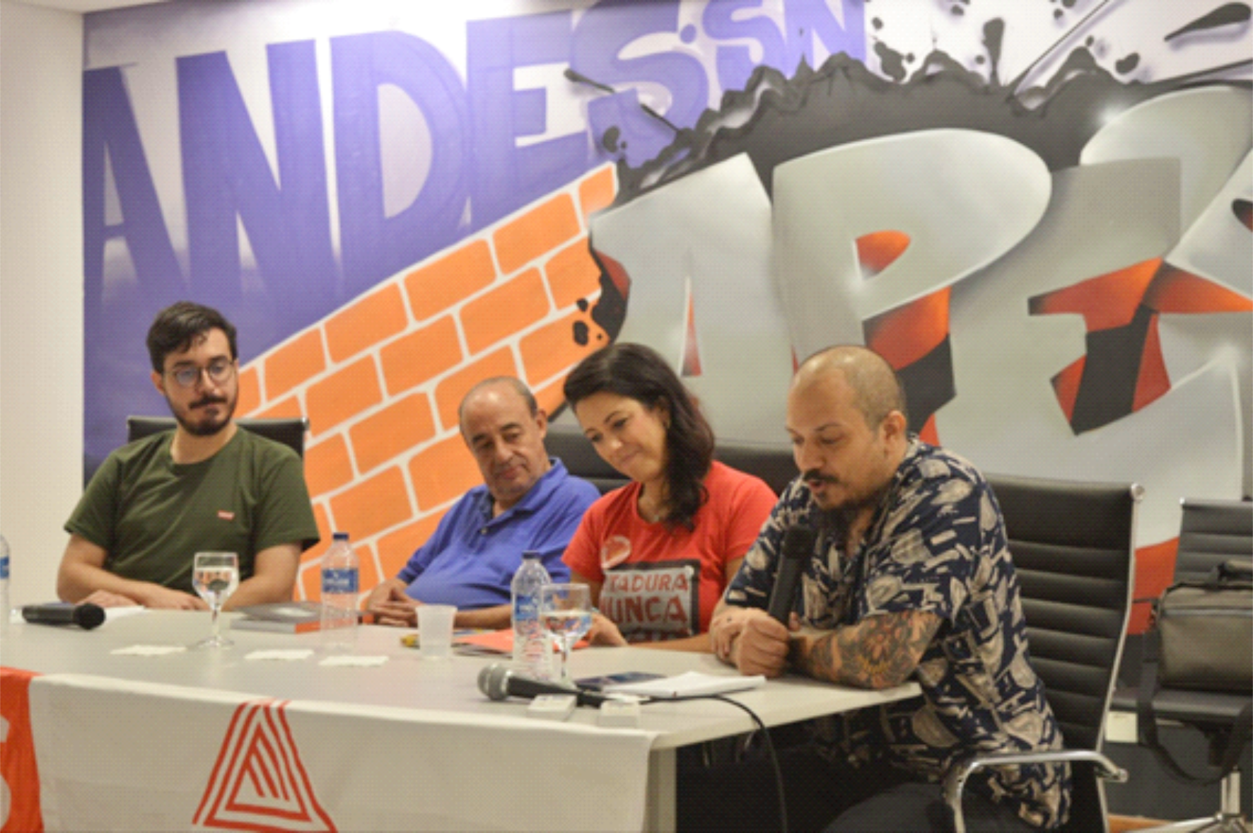 Leia mais sobre o artigo Seminário “Ditadura, Sindicato e Resistência” fez o debate dos 60 anos do Golpe