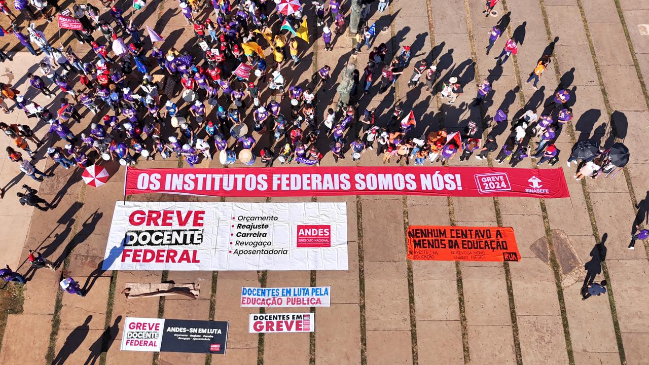 Leia mais sobre o artigo Greve Docente Federal: Após pressão do movimento, governo retoma negociação e sinaliza alguns avanços