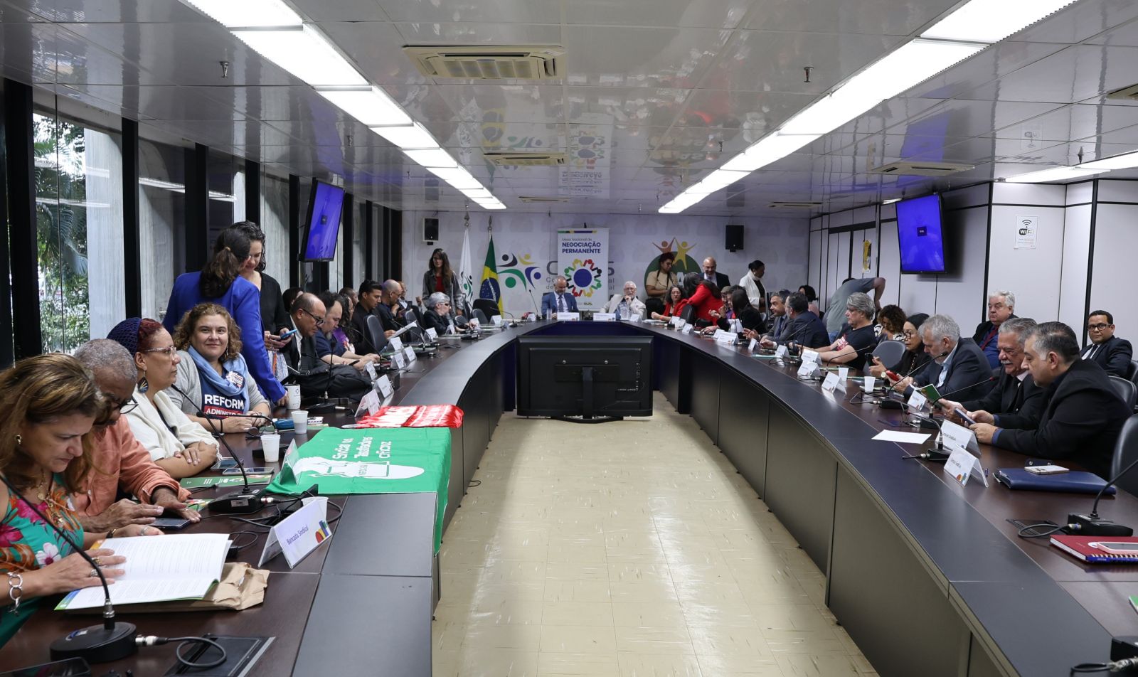 Leia mais sobre o artigo Seguindo decisão da base, ANDES-SN não vai assinar acordo com o governo