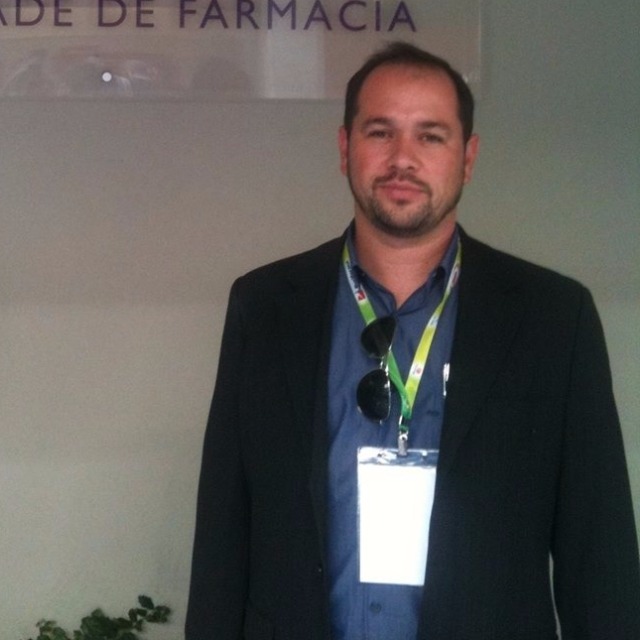 Leia mais sobre o artigo APES entrevista Marcelo Silvério, diretor da Faculdade de Farmácia, sobre produção de álcool em gel pela UFJF