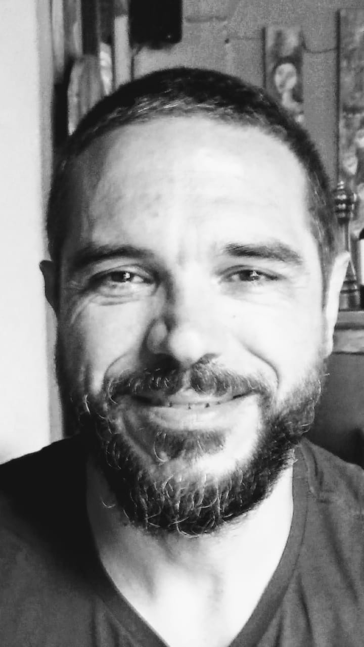 Leia mais sobre o artigo “O governo tem uma visão empobrecida de ciência” – confira a entrevista com o professor André Martins (FACED – UFJF)