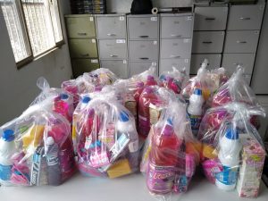 Read more about the article Campanha tem distribuído alimentos e kits de higiene e segue recebendo doações